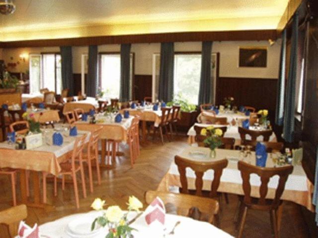 Auberge Restaurant Couronne Beurnevésin Exterior photo